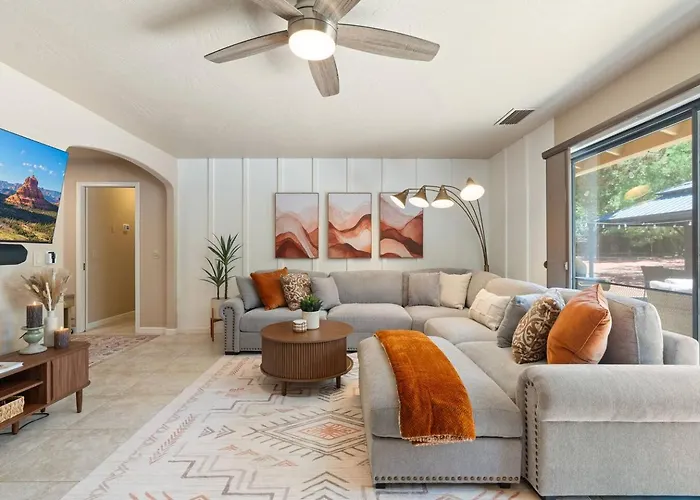 Holiday home Vista Bonita | Views, Spa, Trailheads, Firepits *