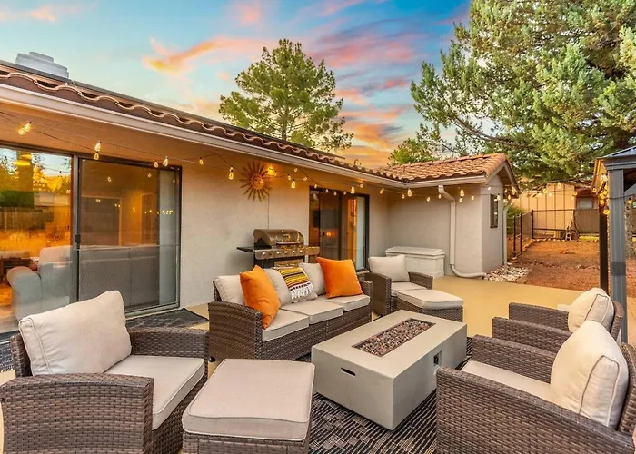 Holiday home Vista Bonita | Views, Spa, Trailheads, Firepits *